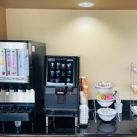 阿德莫尔套房康福特茵酒店 外观 照片