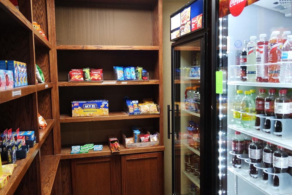 阿德莫尔套房康福特茵酒店 外观 照片