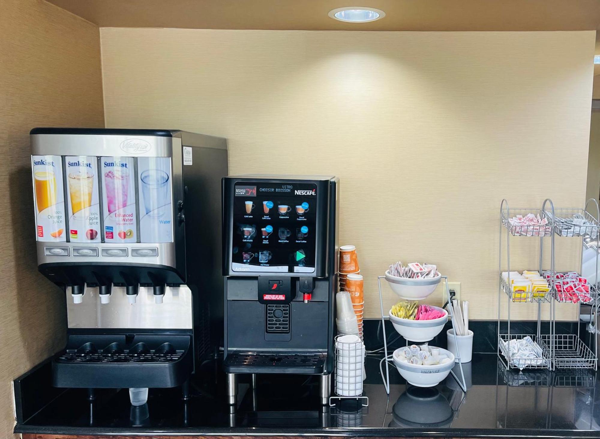 阿德莫尔套房康福特茵酒店 外观 照片